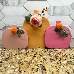 Wood Pumpkin Sign Decor - Hand painted and decorated